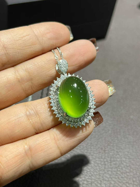 Liontin giok Xiuyan bertatahkan perak! Bentuk cabochon, dimensi: 18mm x 13mm (termasuk ongkos kirim dan pajak).
