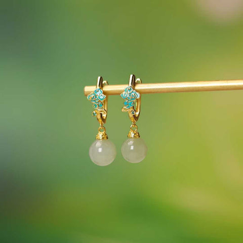 Anting-anting perak sterling 925 5213Q-2#925 bertatahkan manik-manik giok Hetian, menampilkan desain baru dan unik, penuh keberuntungan, dengan kualitas giok yang halus. Dimensi giok: 8*8 cm. Termasuk ongkos kirim dan pajak.
