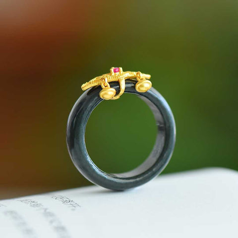 1466-6# Cincin Perak Sterling 925 Bertatahkan Giok Hetian 18.5 mm Hitam Simbol Keberuntungan 💍, gioknya halus dan hangat, desainnya baru dan unik, segar dan elegan, enak dipandang. Ongkos kirim dan pajak sudah termasuk.