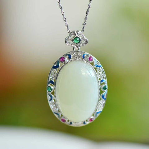 6931# Liontin enamel filigran cabochon bulat dan penuh bertatahkan giok Hetian dari perak sterling S925. Desain bergaya dan elegan. Ukuran giok: 20*30 cm. Termasuk ongkos kirim dan pajak.