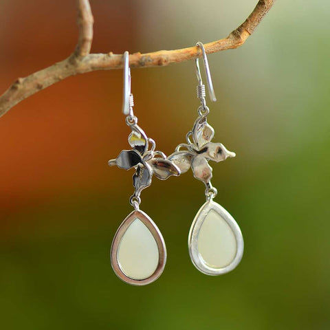 7659# Anting Kupu-kupu dan Tetesan Air Mata Bertatahkan Giok Hetian dari Perak Sterling 925 (termasuk ongkos kirim dan pajak)