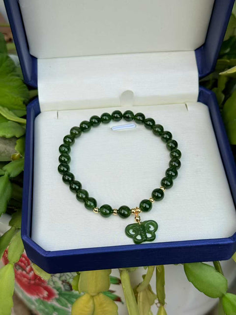 Gelang giok Hetian warna hijau bayam, ukiran kupu-kupu buatan tangan, melambangkan berkah yang melimpah. ~ Ukuran sekitar 6mm. Termasuk ongkos kirim dan pajak.