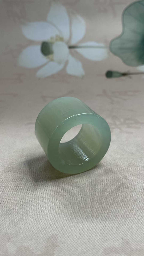 Cincin Jempol Giok: Giok Xiuyan Biru Air yang Indah – Cincin Jempol, Diameter Dalam: 22,2 mm, Tinggi: 23,5 mm, termasuk ongkos kirim dan pajak.