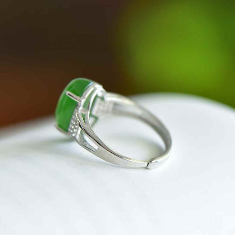 11099#925 Cincin Perak Sterling dengan Batu Giok Hetian Cabochon Desain Bambu 💍 Gioknya lembut dan hangat saat disentuh. Desainnya baru, unik, segar, dan elegan, enak dipandang. Ongkos kirim dan pajak sudah termasuk.