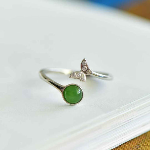 11449#925 Cincin Perak dengan Batu Giok Hetian Cabochon Bentuk Kupu-kupu dan Batu Permata Zirkon 💍 (Gioknya halus dan hangat saat disentuh; desainnya baru, unik, segar, dan elegan, enak dipandang. Ongkos kirim dan pajak sudah termasuk.)