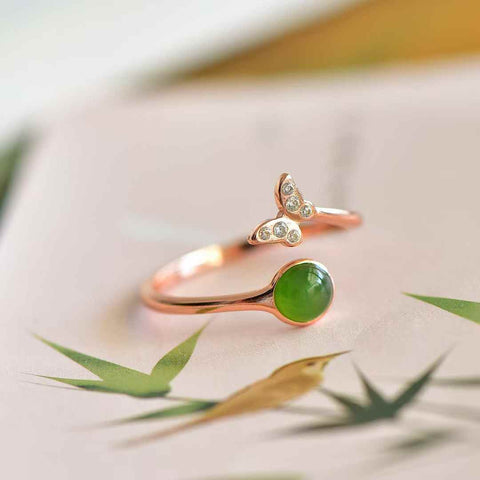 11449#925 Cincin Perak dengan Batu Giok Hetian Cabochon Bentuk Kupu-kupu dan Batu Permata Zirkon 💍 (Gioknya halus dan hangat saat disentuh; desainnya baru, unik, segar, dan elegan, enak dipandang. Ongkos kirim dan pajak sudah termasuk.)