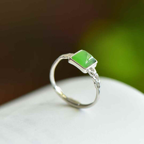11513#925 Cincin Perak Sterling dengan Batu Giok Hetian Berbentuk Gandum Persegi 💍 (Gioknya halus dan hangat saat disentuh; desainnya baru, unik, segar, dan elegan, enak dipandang. Ongkos kirim dan pajak sudah termasuk.)