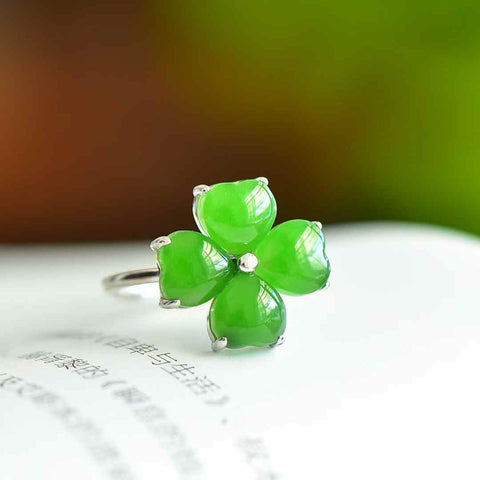 11435#925 Cincin Perak Sterling dengan Desain Daun Semanggi Empat Kelopak Berbentuk Hati dari Giok Hetian 💍, termasuk ongkos kirim dan pajak.
