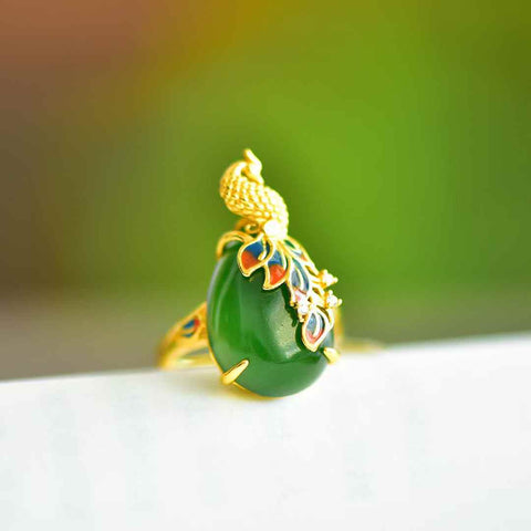 11535-2# Cincin Perak Sterling 925 dengan Wajah Oval Giok Hetian dan Enamel Merak 💍. Gioknya halus dan hangat saat disentuh. Desainnya baru, unik, segar, dan elegan, enak dipandang. Pengiriman dan pajak sudah termasuk.