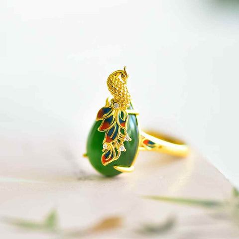 11535-2# Cincin Perak Sterling 925 dengan Wajah Oval Giok Hetian dan Enamel Merak 💍. Gioknya halus dan hangat saat disentuh. Desainnya baru, unik, segar, dan elegan, enak dipandang. Pengiriman dan pajak sudah termasuk.
