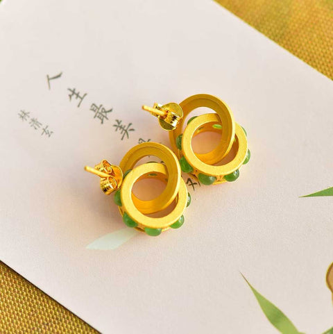 12254-6# Anting-anting perak sterling 925 bertatahkan giok Hetian. Desain unik, penuh pesona, gioknya hangat dan lembut, dan efeknya saat dikenakan sangat mencolok dan menarik perhatian. Harga menarik sudah termasuk ongkos kirim dan pajak.