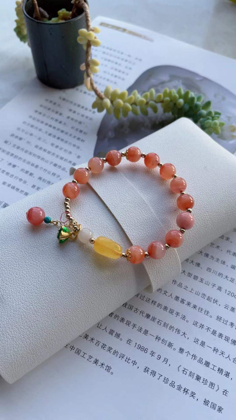 Gelang akik Yanyuan ini memiliki warna alami dan dipadukan dengan amber alami. Terlihat indah saat dikenakan. Gelang ini berukuran 0,8 mm dan harga sudah termasuk ongkos kirim dan pajak.