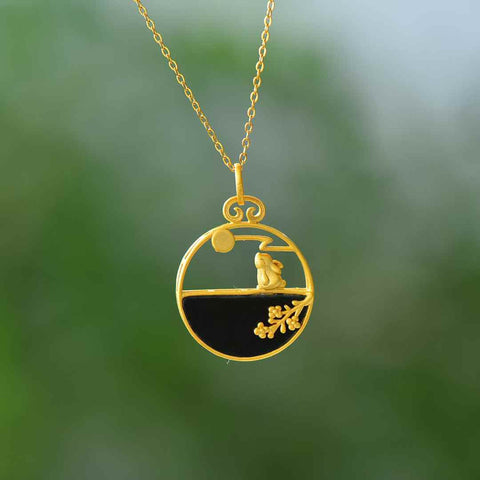 5531-6# Liontin Kelinci Setengah Lingkaran Menatap Bulan dari Perak Sterling 925 dengan Inlay Giok Hetian dan Giok Hitam. Pengerjaan yang indah, desain sederhana. Termasuk ongkos kirim dan pajak.
