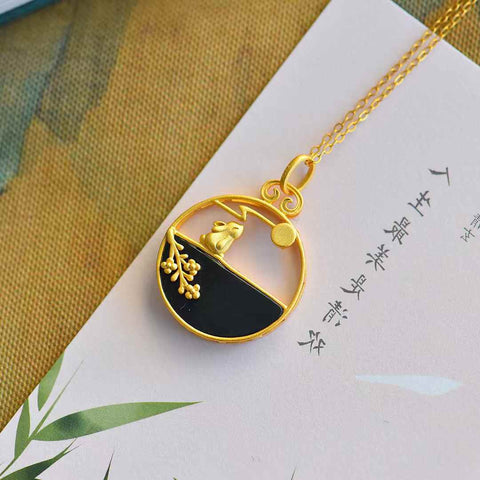 5531-6# Liontin Kelinci Setengah Lingkaran Menatap Bulan dari Perak Sterling 925 dengan Inlay Giok Hetian dan Giok Hitam. Pengerjaan yang indah, desain sederhana. Termasuk ongkos kirim dan pajak.