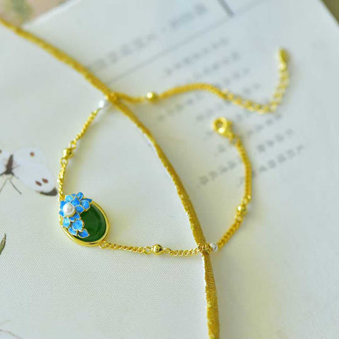 18101-2# Gelang bunga peony bertatahkan giok Hetian dari perak sterling 925. Desain baru dan unik, pengerjaan yang indah, menonjol di antara yang lain. Dimensi giok: 10*14 cm. Termasuk ongkos kirim dan pajak.