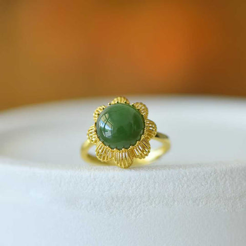 19032-2# Cincin perak sterling 925 dengan potongan cabochon giok Hetian. Desain baru dan unik, pengerjaan yang indah, dan benar-benar istimewa. Dimensi giok: 10*10 cm. Harga sudah termasuk ongkos kirim dan pajak.