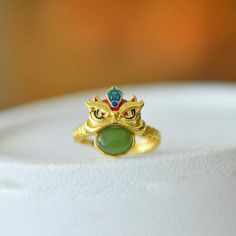 19007-2# Cincin Singa Perak Sterling 925 dengan Batu Giok Hetian Cabochon Bertatahkan. Desain baru dan unik, pengerjaan yang indah, dan benar-benar luar biasa. Dimensi giok: 6*8 cm. Harga sudah termasuk ongkos kirim dan pajak.