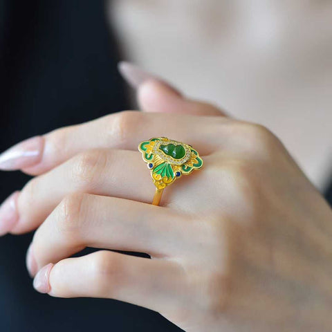 19039-2# Cincin berbentuk labu dari perak sterling 925 bertatahkan giok Hetian, penuh keberuntungan, menampilkan desain baru dan unik, pengerjaan yang indah, dan menonjol dari yang lain. Dimensi giok: 5*7 cm. Harga sudah termasuk ongkos kirim dan pajak.
