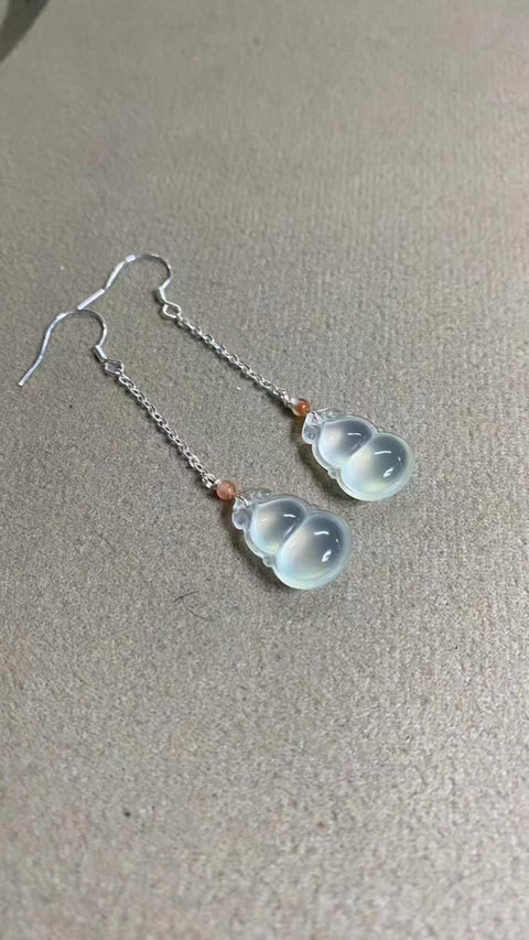 Anting-anting: Anting-anting giok Xiuyan varietas es yang indah—giok berbentuk labu, perak 925, ukuran: 17 x 11 mm, termasuk ongkos kirim dan pajak.