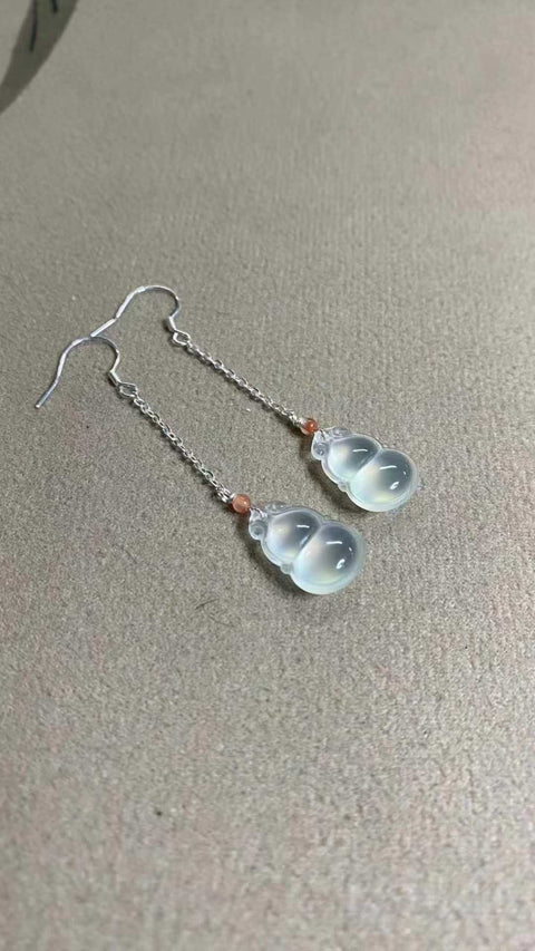Anting-anting: Anting-anting giok Xiuyan varietas es yang indah—giok berbentuk labu, perak 925, ukuran: 17 x 11 mm, termasuk ongkos kirim dan pajak.