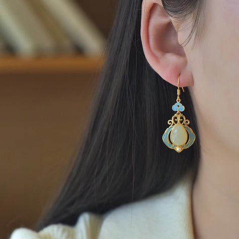 s925 perak dengan giok wada drop ruyi dengan anting-anting enamel mutiara 2867-2, ukuran batu : 8 * 12 mm termasuk pajak pengiriman