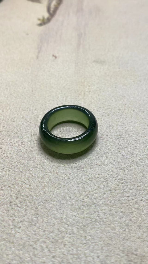 Cincin hijau giok Cui halus, ukuran 17,5, cocok dengan bezel 17, 18, sudah termasuk ongkos kirim dan pajak.