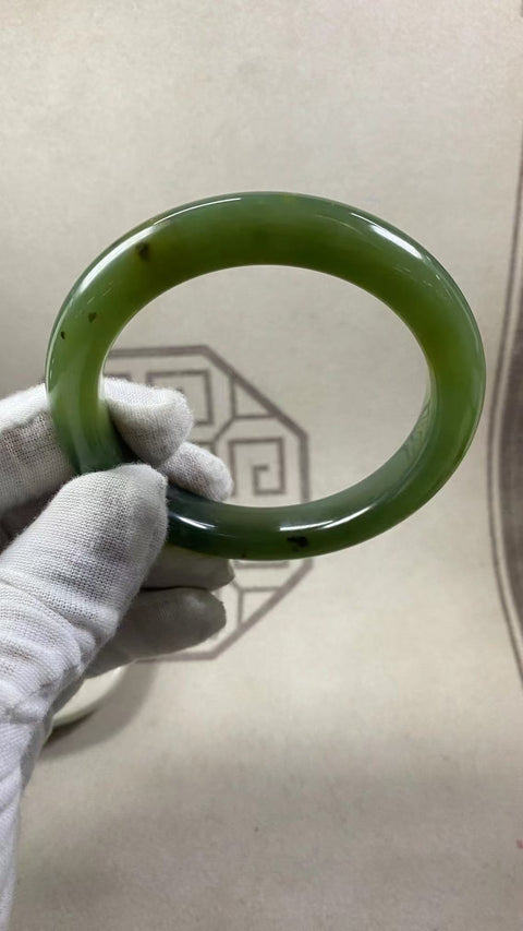 Gelang Air Biru Giok Bunga Giok Cui, kaliber agar pas, cincin 59, 60, 61, berat karat: 60,5 mm, lebar sisi: 12,5 mm Giok terbentuk secara alami, polanya acak Sudah termasuk pajak pengiriman