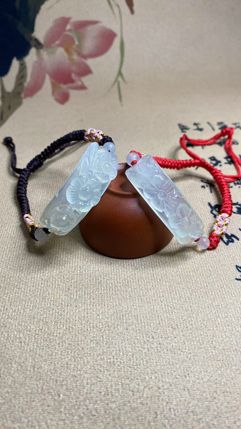 Keberuntungan Beruntun: Gelang Tangan dari Batu Giok Xiu yang Indah, dilengkapi dengan aksesori yang elegan. Spesifikasi: 45 x 15 mm. Termasuk biaya pengiriman dan pajak.