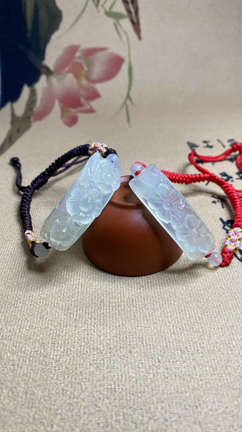 Keberuntungan Beruntun: Gelang Tangan dari Batu Giok Xiu yang Indah, dilengkapi dengan aksesori yang elegan. Spesifikasi: 45 x 15 mm. Termasuk biaya pengiriman dan pajak.