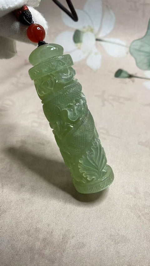 Naga Melilit Tiang Giok: Perhiasan Tangan Giok Xiuyan yang Indah — Naga Melilit Tiang, Keturunan yang Makmur, Spesifikasi: 90 × 26 mm Termasuk Biaya Pengiriman dan Pajak