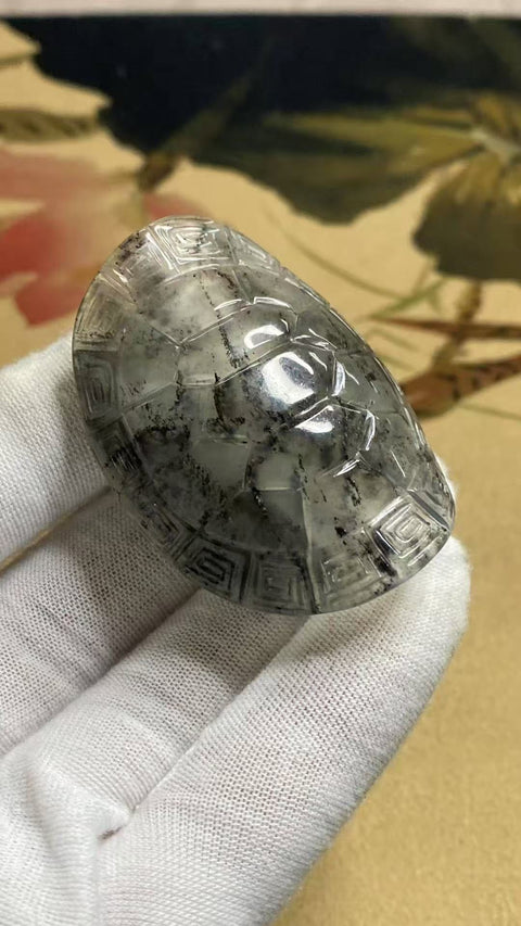 Kura-kura Penghasil Uang: Perhiasan tangan dari batu giok Xiuyan dengan lukisan tinta air, ukuran: 52 × 40 × 16,8 mm, termasuk biaya pengiriman dan pajak.