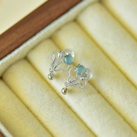 Anting-anting berbentuk daun semanggi dan bunga tulip dengan hiasan perak S925 dan batu giok biru. Termasuk biaya pengiriman dan pajak.