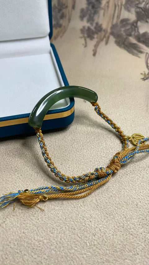 Gelang tangan dari giok Xiuyan berwarna hijau penuh, dapat disesuaikan, ukuran: 52 x 8 mm Termasuk biaya pengiriman dan pajak.