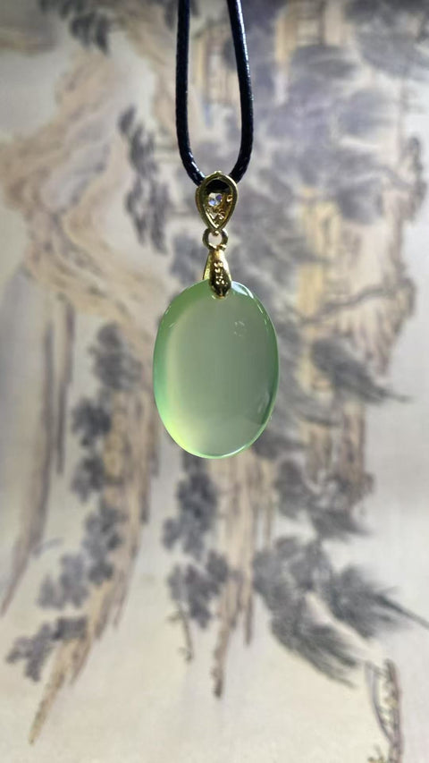 Kalung mutiara giok hijau air tetes yang indah, berkilau, transparan, kalung leher, spesifikasi: 28 × 19,7 × 8,8 mm Termasuk biaya pengiriman dan pajak.