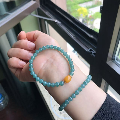 Gelang Giok Alami + Gelang Giok Air Biru Fluoresens Kristal Lilin Lebah Alami Ukuran 6mm Termasuk Ongkos Kirim dan Pajak