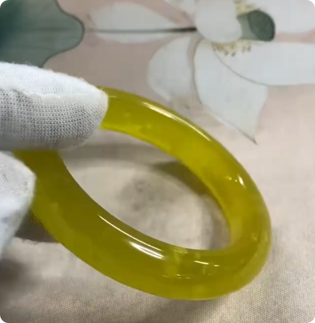 Gelang bunga emas giok Xiuyan yang indah, diameter dalam: 56,2mm, lebar samping 12,7mm, batu alam dihasilkan secara alami, polanya acak, termasuk pajak pengiriman