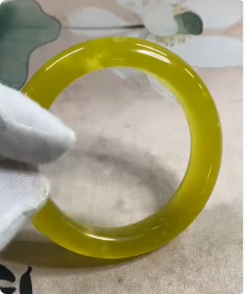Gelang bunga emas giok Xiuyan yang indah, diameter dalam: 56,2mm, lebar samping 12,7mm, batu alam dihasilkan secara alami, polanya acak, termasuk pajak pengiriman