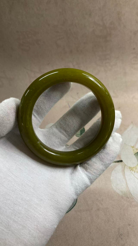 Gelang alpukat giok Xiuyan yang indah, diameter dalam: 58,9mm, lebar samping 14,3mm, batu alam dihasilkan secara alami, polanya acak, termasuk pajak pengiriman