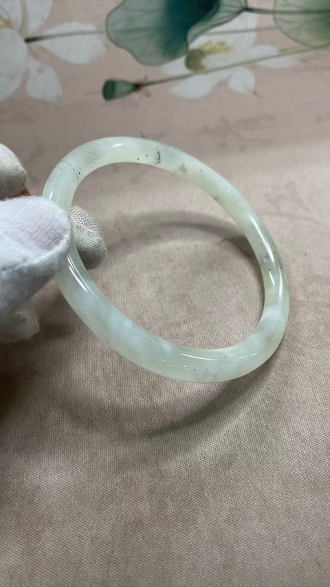 Lukisan tinta giok Xiuyan yang indah - strip kecantikan, barang aslinya sangat indah, kesejahteraan super, diameter 66mm batu alam dihasilkan secara alami, polanya acak, termasuk pajak pengiriman