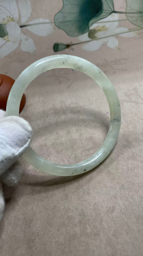 Lukisan tinta giok Xiuyan yang indah - strip kecantikan, barang aslinya sangat indah, kesejahteraan super, diameter 66mm batu alam dihasilkan secara alami, polanya acak, termasuk pajak pengiriman