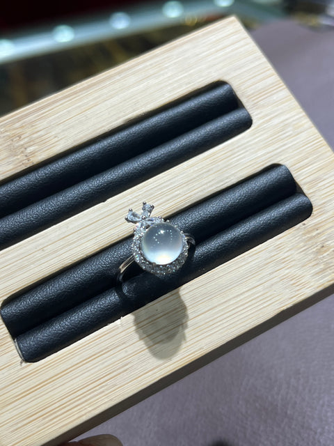 Cincin giok Xiuyan dengan tatahan perak! Ukuran cabochon: 8mm (termasuk ongkos kirim dan pajak)