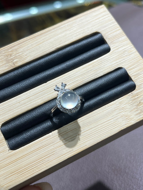 Cincin giok Xiuyan dengan tatahan perak! Ukuran cabochon: 8mm (termasuk ongkos kirim dan pajak)