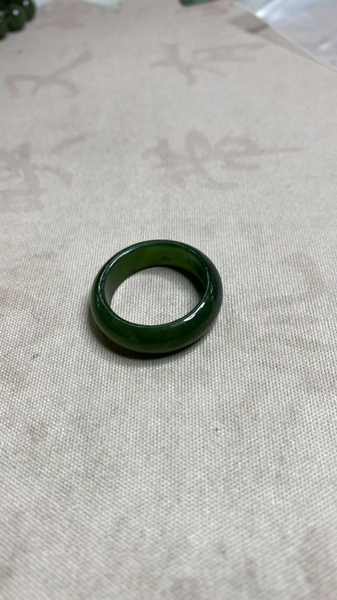 Cincin giok Xiuyan yang indah, diameter 21mm, termasuk biaya pengiriman dan pajak.