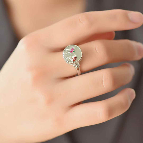 Cincin #1513, perak sterling 925 bertatahkan giok Hetian, desain bulat datar, cincin enamel ikan dan lotus. Ongkos kirim dan pajak sudah termasuk.