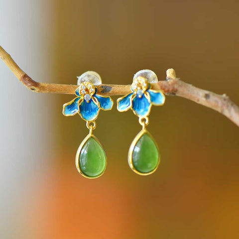 🌸🌸🌸17142-2# Anting anggrek tetes air mata bertatahkan giok Hetian dari perak sterling 925. Desain baru dan unik, pengerjaan yang indah, tampil beda dari yang lain. Dimensi giok: 6*9 cm. Termasuk ongkos kirim dan pajak.