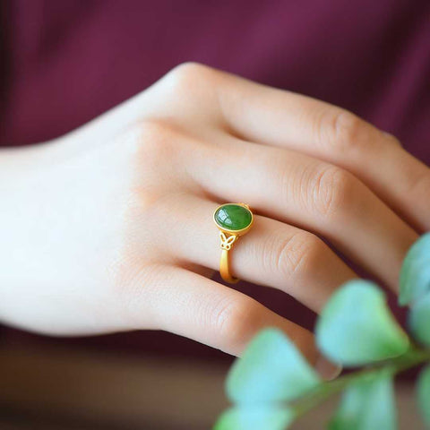 19395-6#925 Cincin Perak Bertatahkan Enamel Batu Giok Hetian Cabochon. Spesifikasi: 7*9 cm. Ukuran cincin dapat disesuaikan. Termasuk ongkos kirim dan pajak.