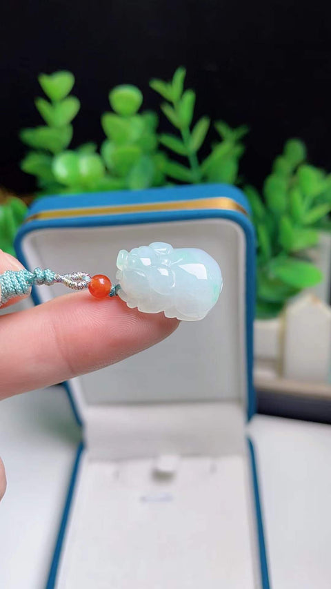 Patung babi keberuntungan dari giok alami, membawa kekayaan dan keberuntungan, material tambang kuno, dimensi 1,8 x 1,3 cm, termasuk ongkos kirim dan pajak.