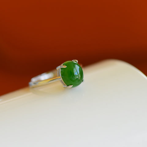 10179# Liontin tetes air mata giok Hetian bertatahkan perak sterling S925, 8x18mm; 11174# Cincin giok Hetian bertatahkan perak sterling S925; 12029# Anting giok Hetian bertatahkan perak sterling S925. Ongkos kirim dan pajak sudah termasuk.