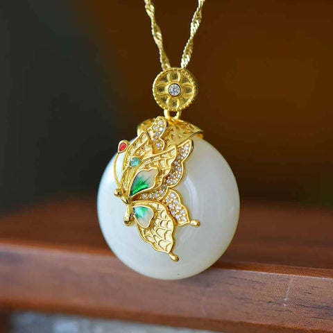 0046-2T#925 Gesper Pengaman Bertatahkan Giok Hetian Perak (25*25) dengan Desain Zirkon dan Enamel (Emas). Desain baru dan unik; gioknya hangat dan lembut, menciptakan efek yang mencolok dan menarik perhatian. Termasuk ongkos kirim dan pajak.