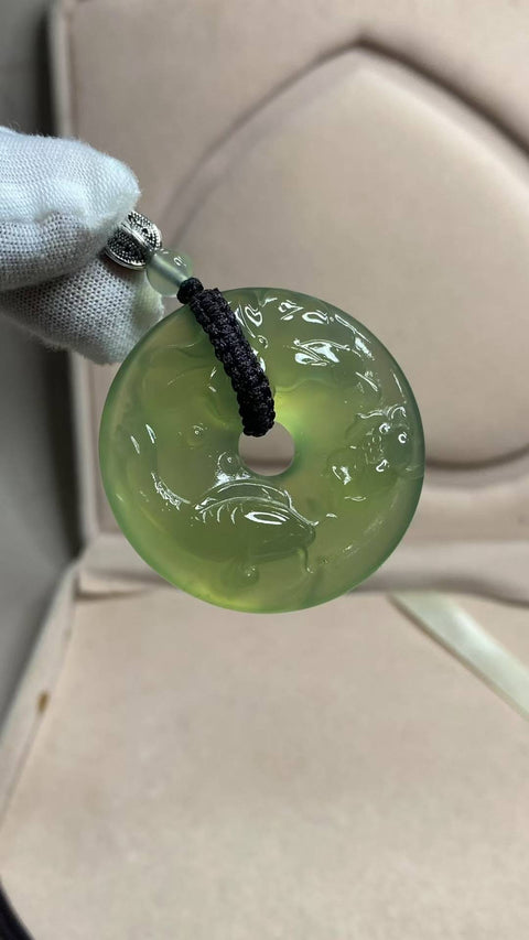 Semoga beruntung selalu: Liontin giok Xiuyan yang indah, warna hijau pekat, rantai rajut, pengerjaan dua sisi, dimensi: 43,5 x 13,7 mm, termasuk ongkos kirim dan pajak.
